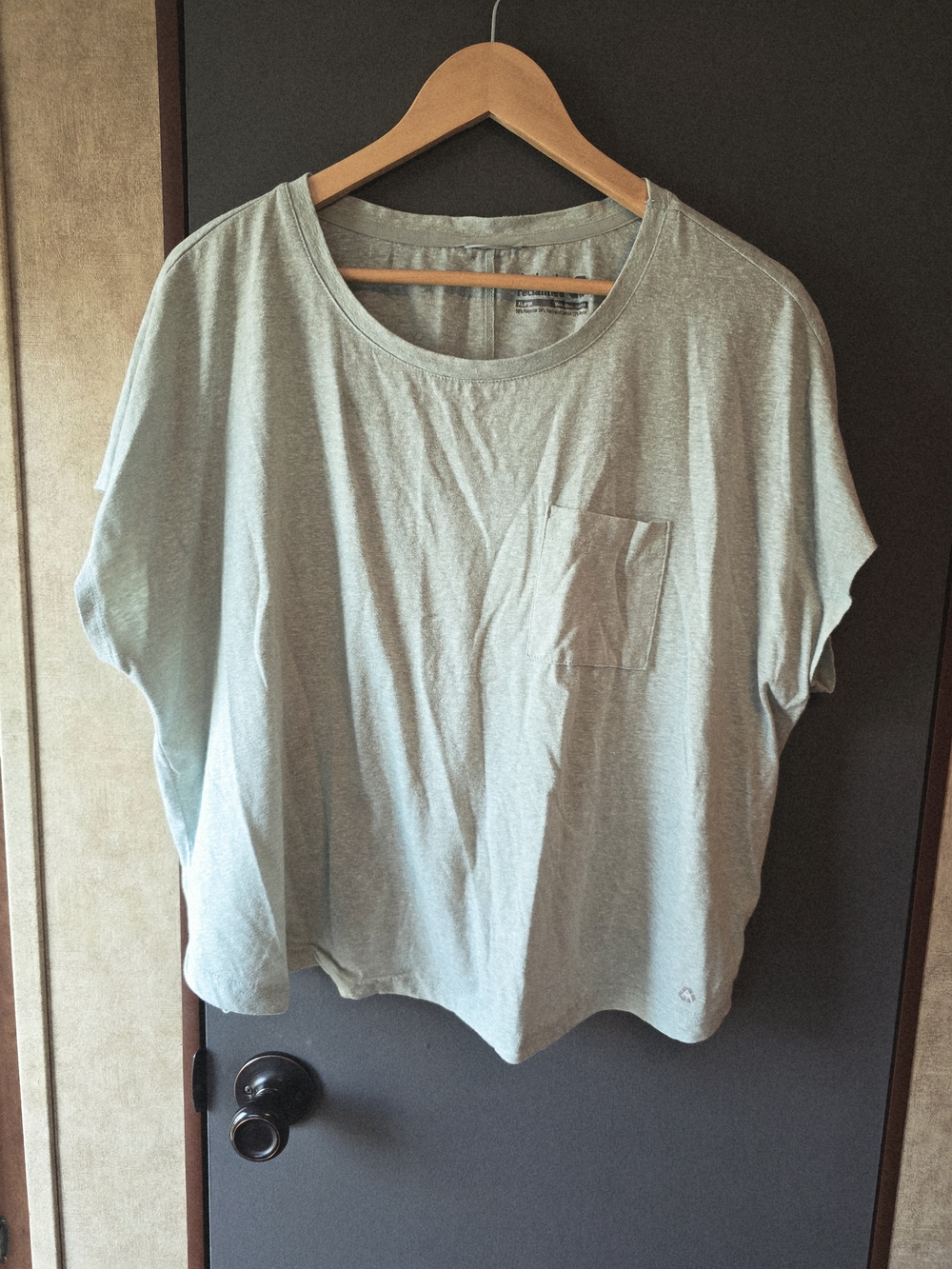 Avalanche Mint Green Women's Pocket Tee